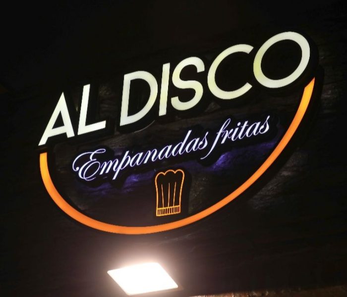El mundo girando Al Disco de las mejores empanadas fritas de Buenos Aires